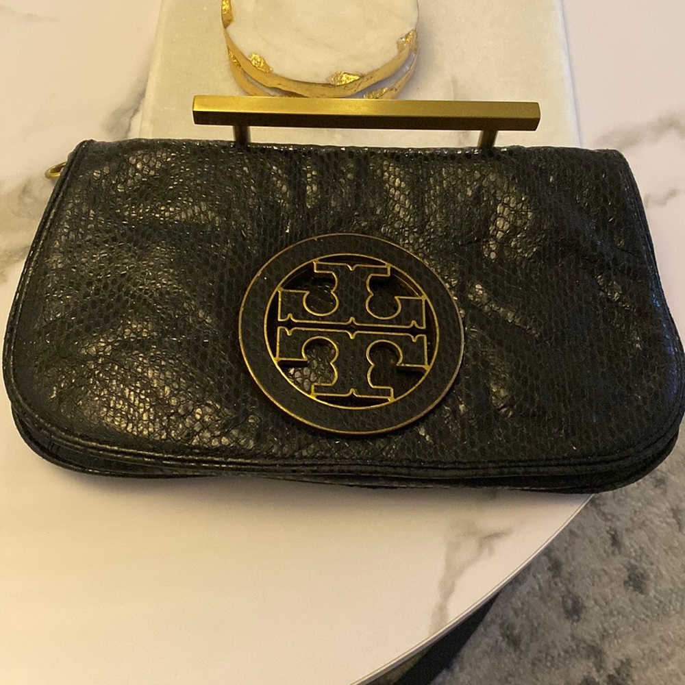 Black Tory Burch Amanda logo cross body